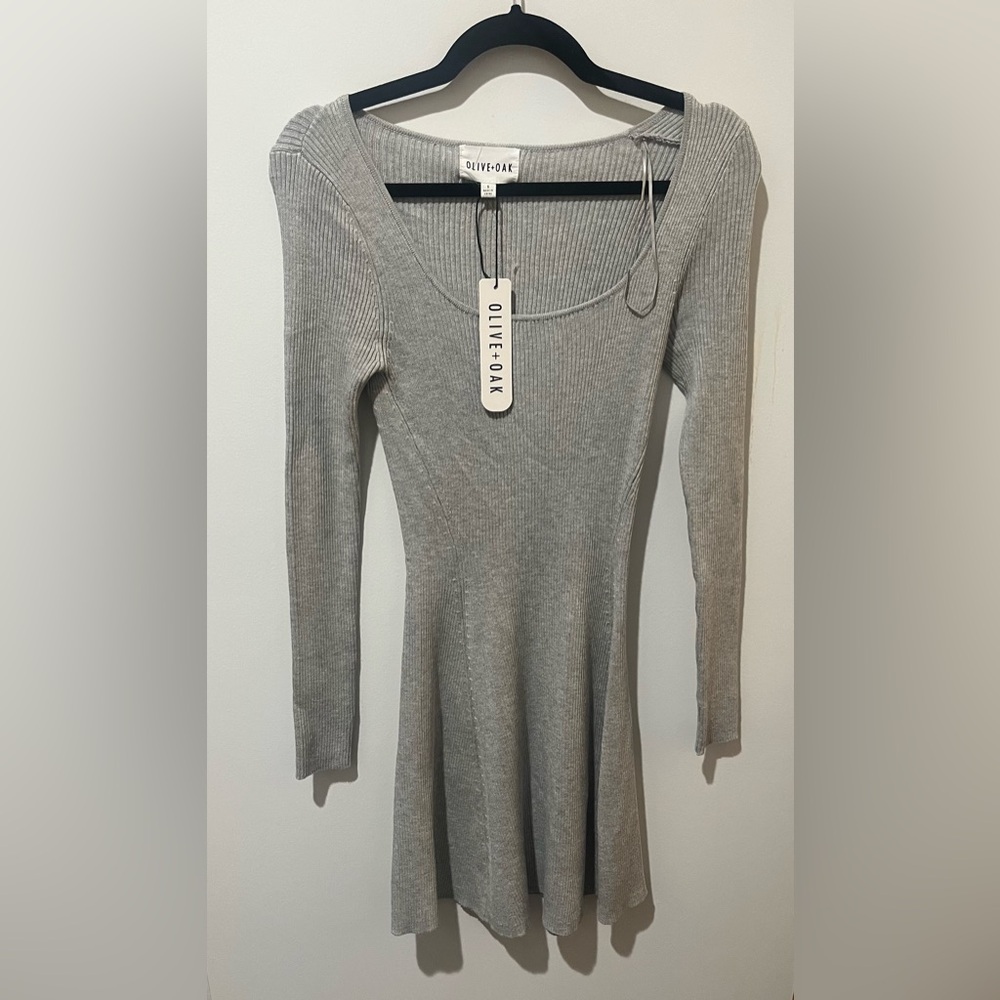 Olive + Oak ribbed long sleeve scoop neck dress